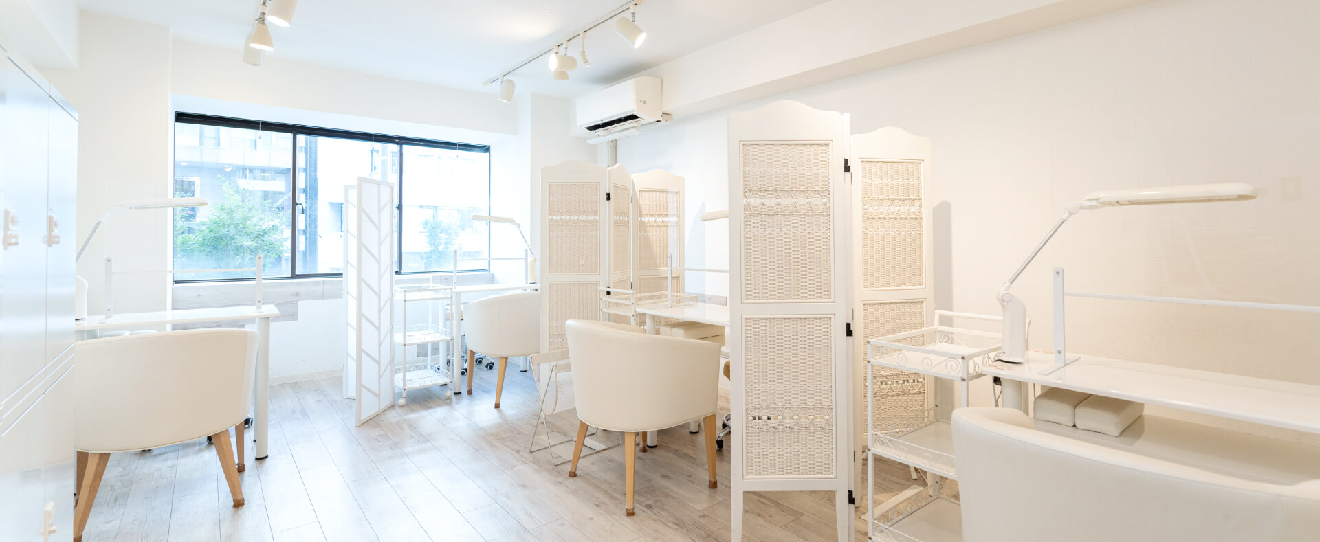 ネイル空間店内